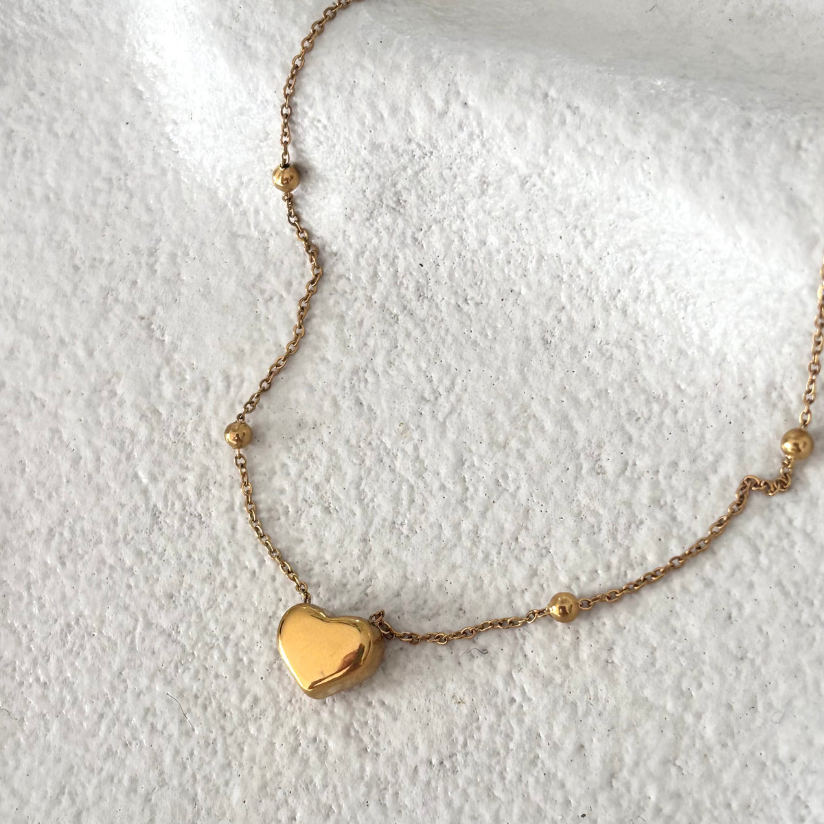 Single Heart Necklace, 18k Gold