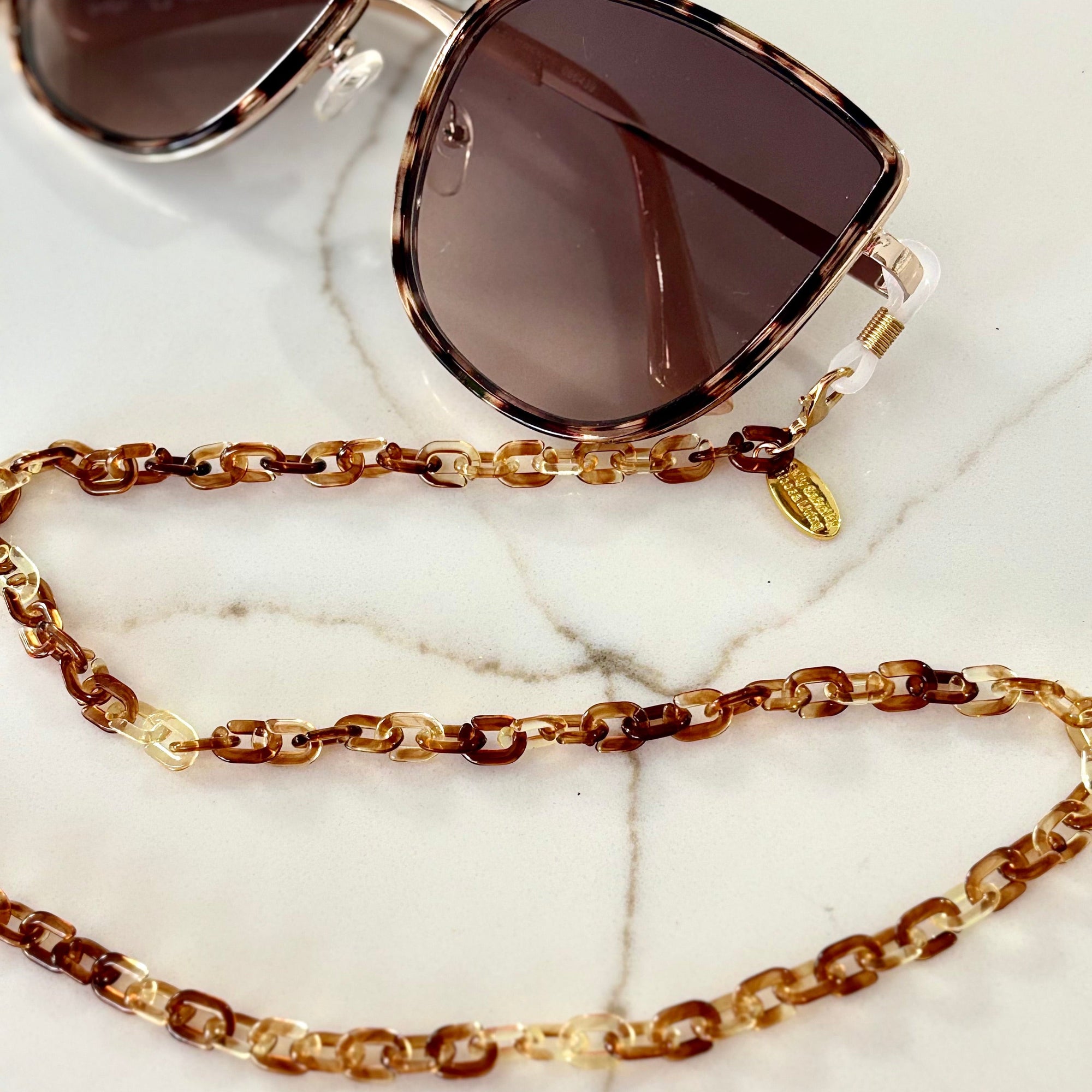 Nikki Beach Club Glasses Chain tortoise shell