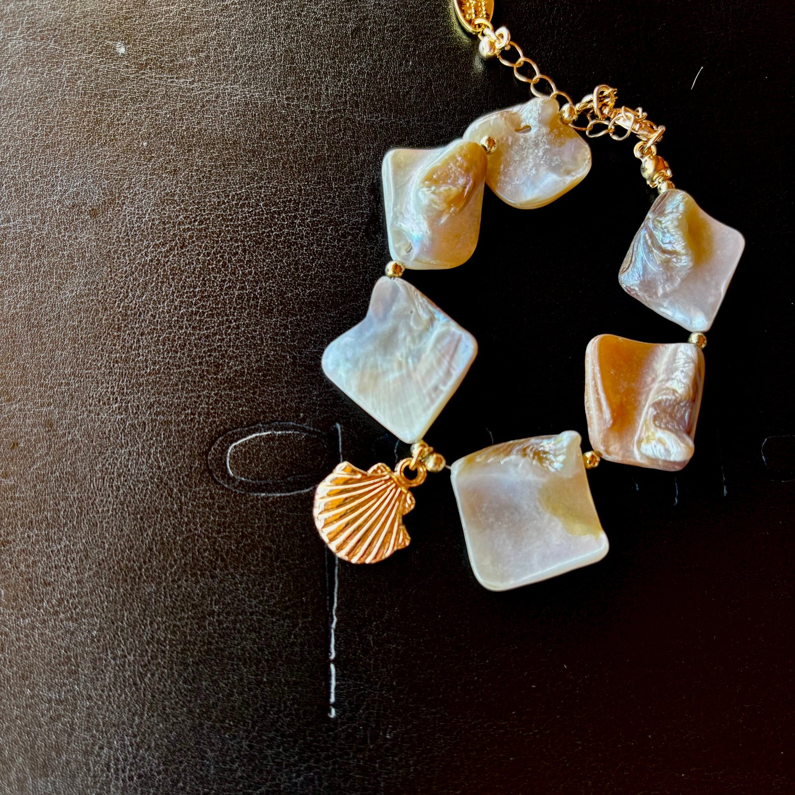 Club 55 St Tropez bracelet, shell detail