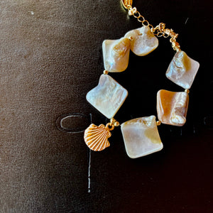 Club 55 St Tropez bracelet, shell detail