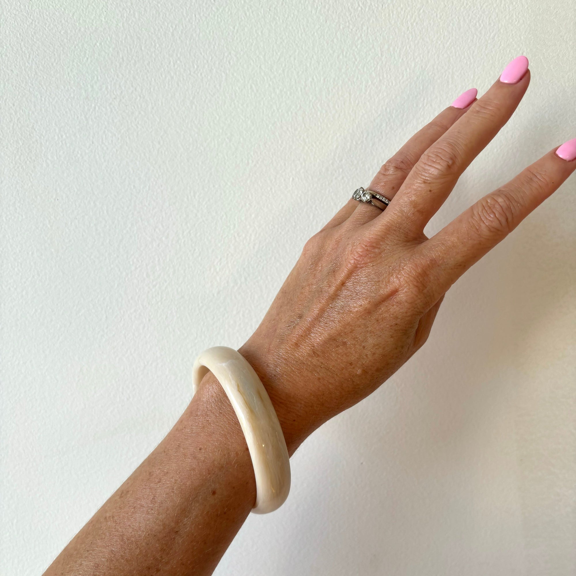 Medium Resin Bangle - Sand