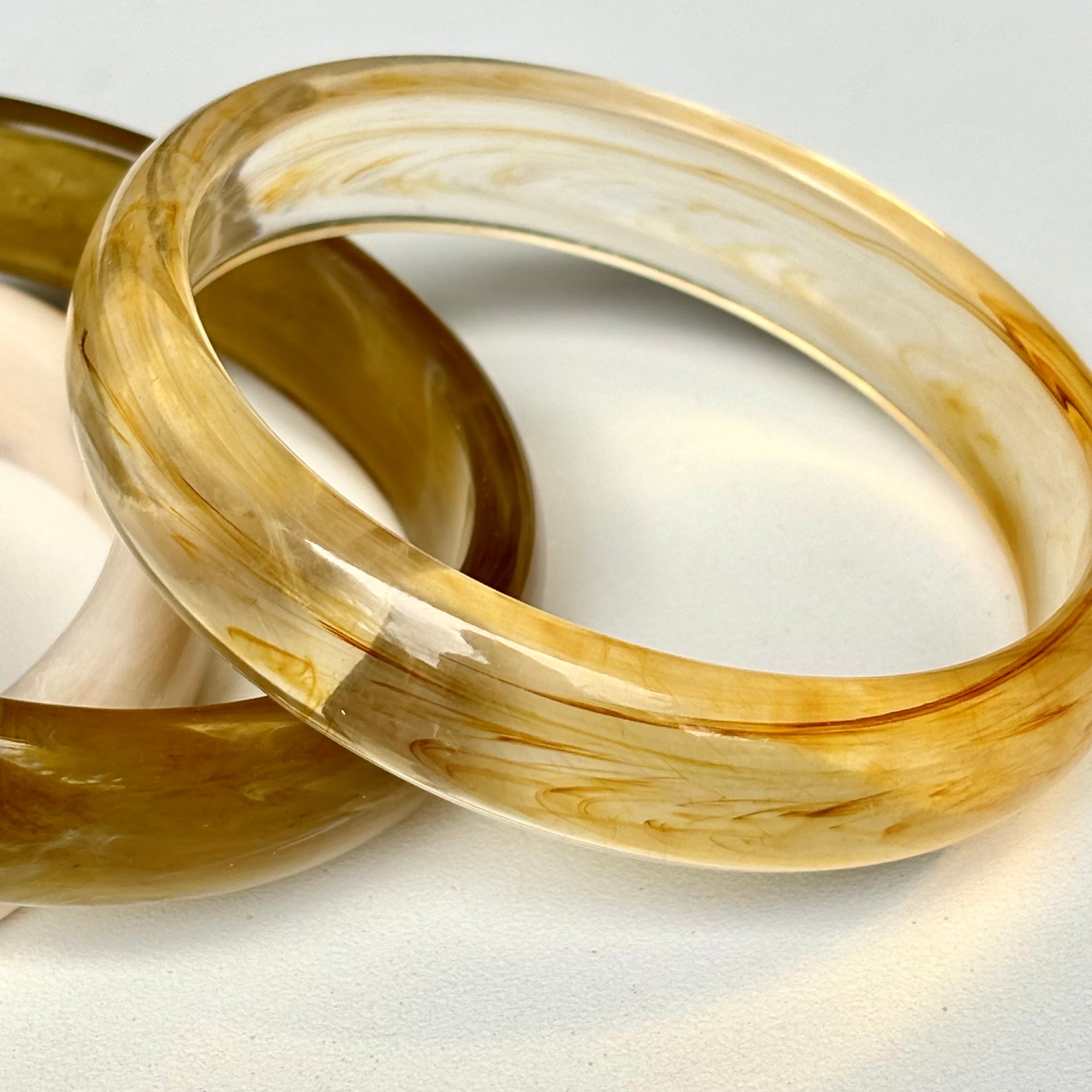 Medium Resin Bangle - Honey