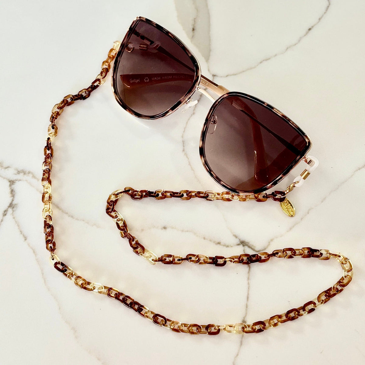 Nikki Beach Club Glasses Chain tortoise shell