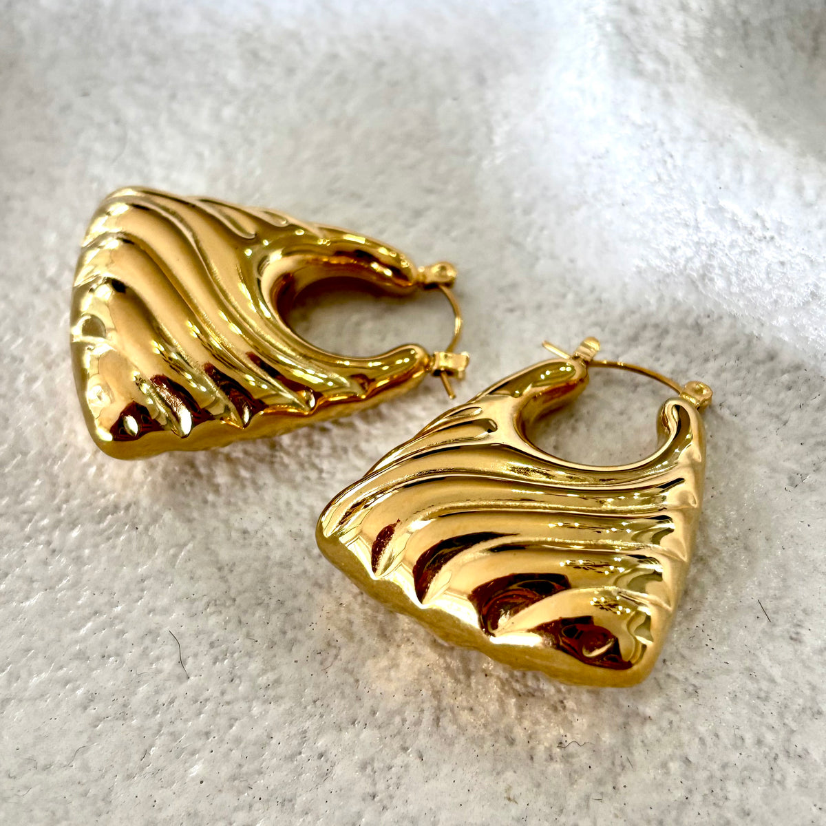 Lilly Gold Earring