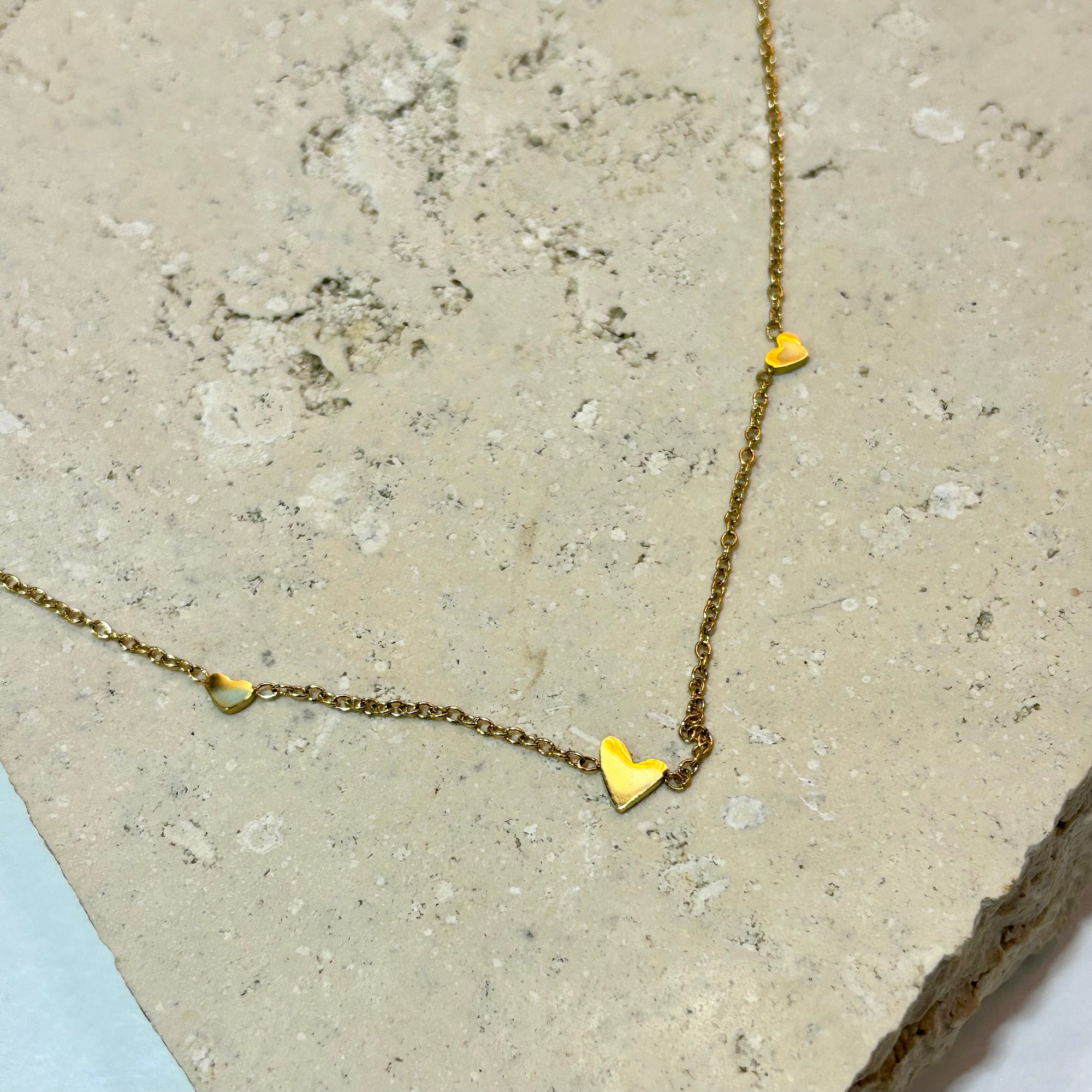 Delicate Valentine Necklace 18k gold