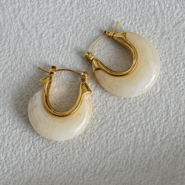 Azure earring shell