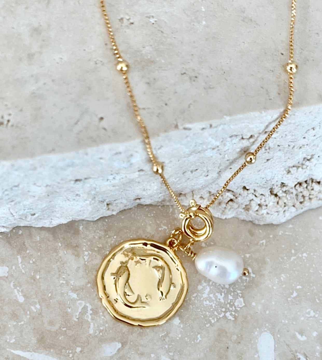Zodiac with Freshwater Pearl - Pisces Feb 20 - March 20
