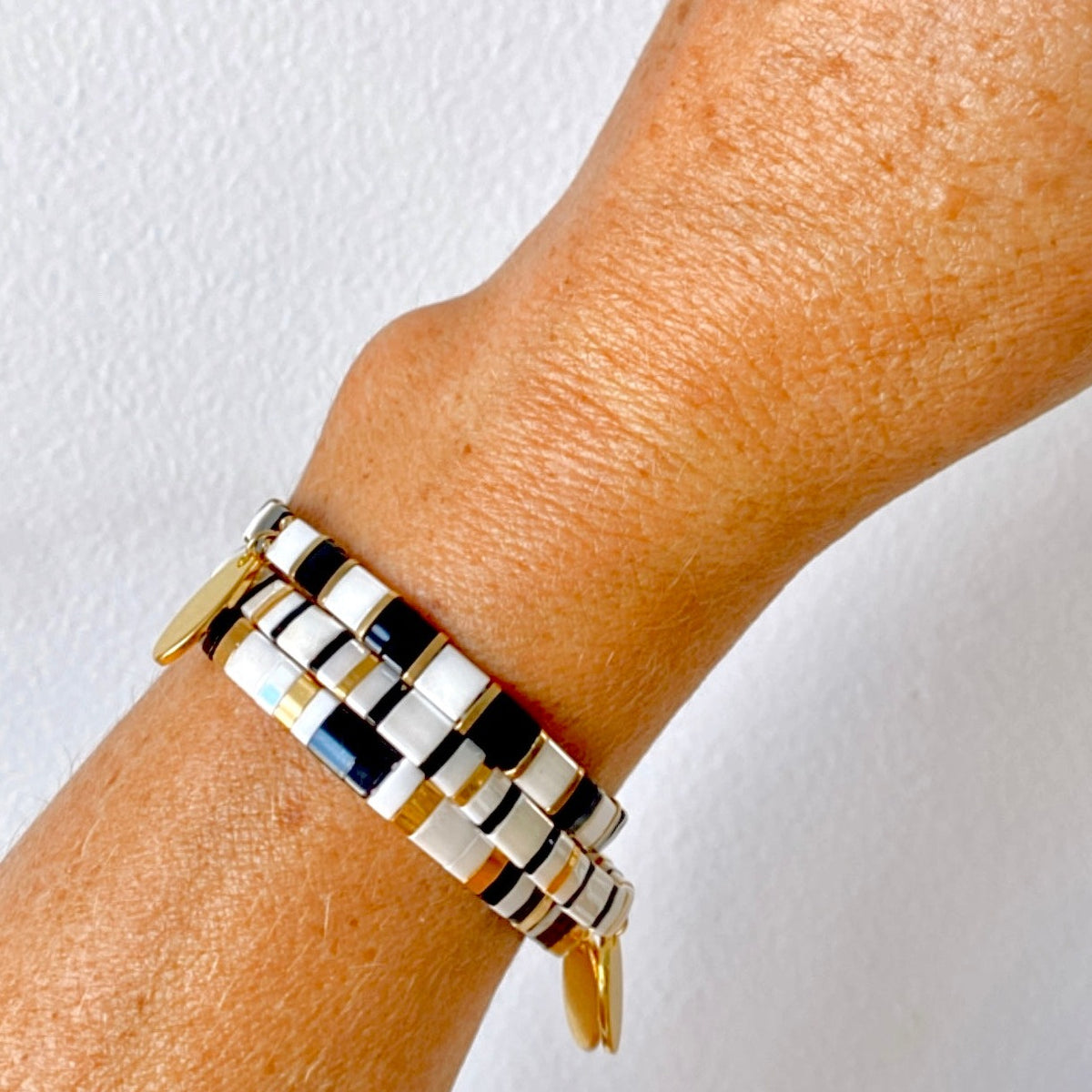 Ibiza - Delicate Black & White Stripes